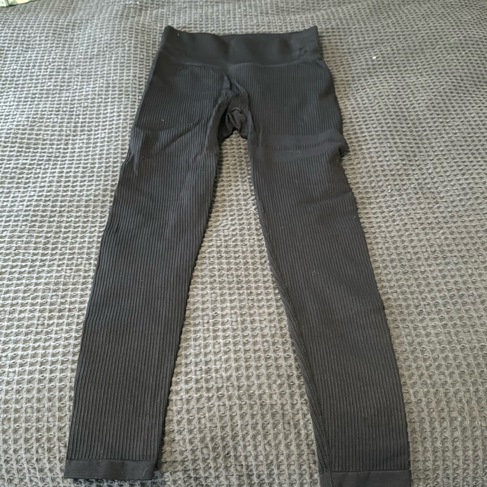 Strong ribbed black leggings